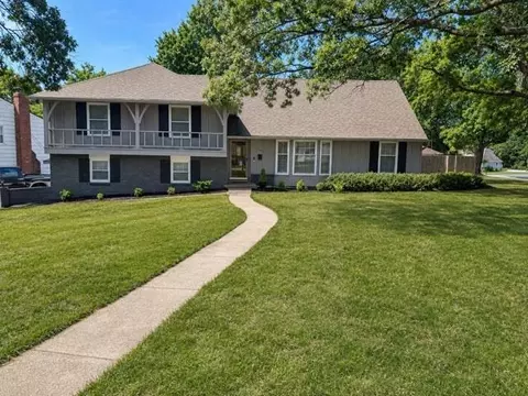 11512 Walnut St, Kansas City, MO 64114