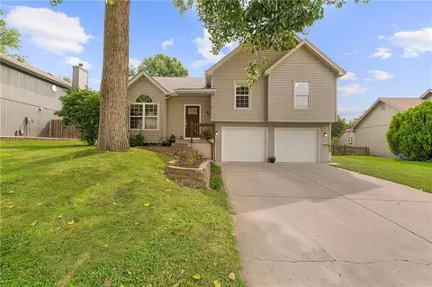 8705 N Carson Ave, Kansas City, MO 64153