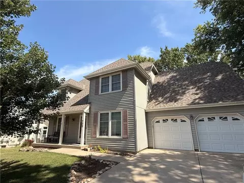 732 N Persimmon Dr, Olathe, KS 66061