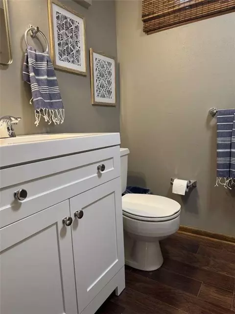 Bath - 4408 S Mills St, Independence, MO 64055 photo 5 of 6