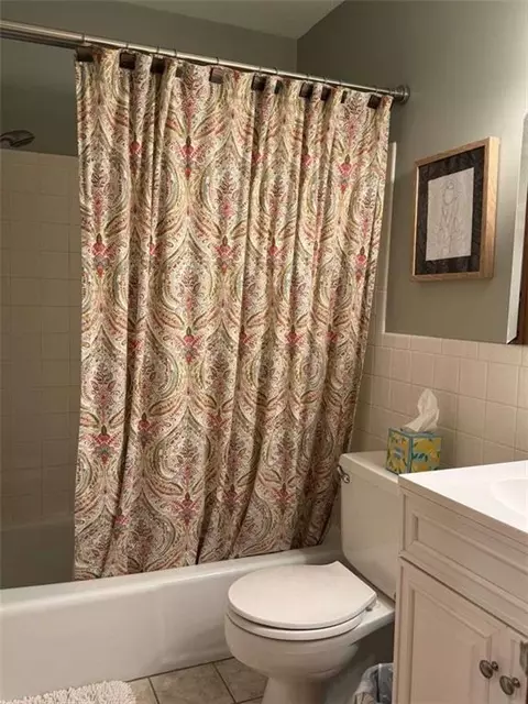 Bath - 4408 S Mills St, Independence, MO 64055 photo 3 of 6