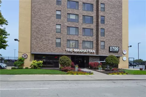 700 E 8th St #9L, Kansas City, MO 64106