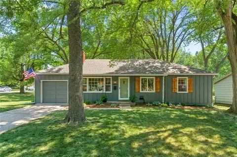 8863 Switzer Rd, Overland Park, KS 66214