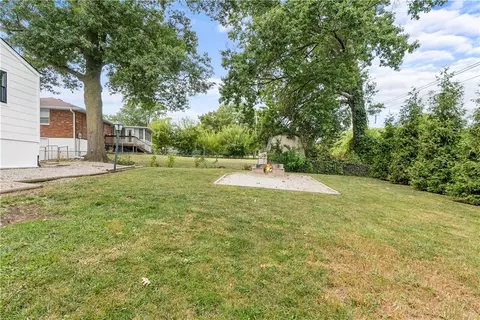 Exterior - 15412 E 42nd Pl, Independence, MO 64055 photo 11 of 12