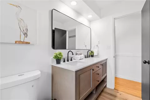 Bath - 15412 E 42nd Pl, Independence, MO 64055 photo 1 of 4
