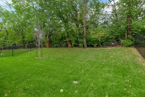 Exterior - 511 Hampstead Dr, Raymore, MO 64083 photo 4 of 7