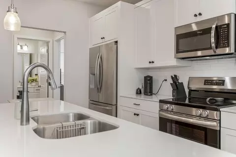 Kitchen - 511 Hampstead Dr, Raymore, MO 64083 photo 4 of 4
