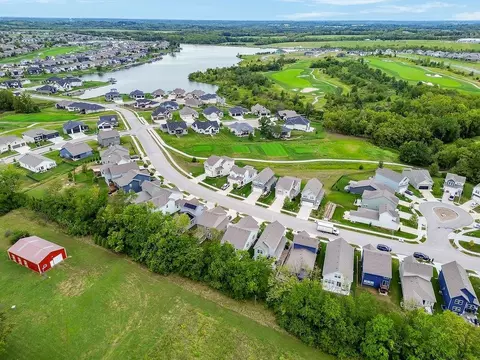 View/Area - 511 Hampstead Dr, Raymore, MO 64083 photo 5 of 9