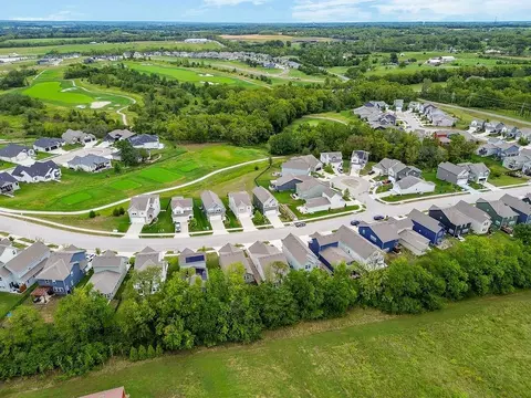 View/Area - 511 Hampstead Dr, Raymore, MO 64083 photo 4 of 9