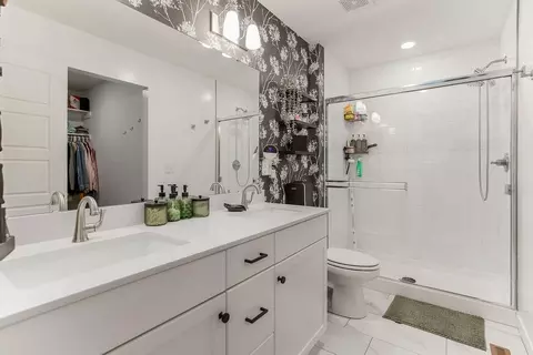 Bath - 511 Hampstead Dr, Raymore, MO 64083 photo 1 of 2