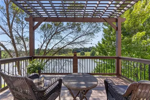 16100 Linden St, Overland Park, KS 66085