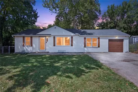 3232 W Townsend Ct, Kansas City, KS 66109