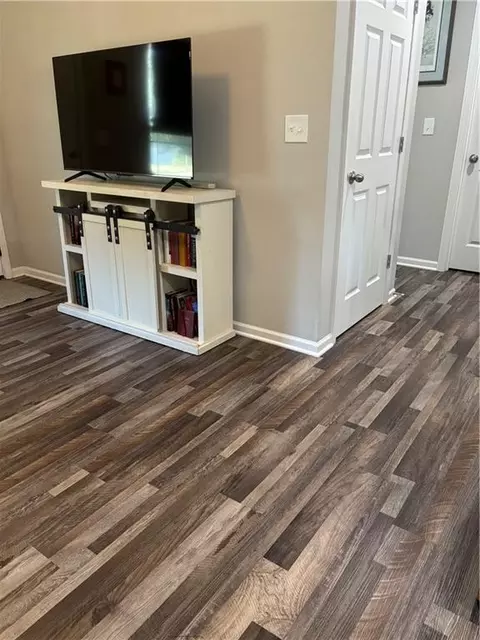 Entry Way - 413 E 2nd St, Ottawa, KS 66067 photo 1 of 1