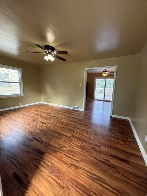Living - 2607 Parallel Ave, Saint Joseph, MO 64506 photo 1 of 2
