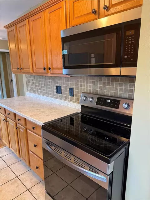 Kitchen - 2607 Parallel Ave, Saint Joseph, MO 64506 photo 2 of 6