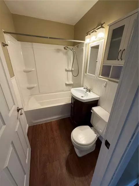 Bath - 2607 Parallel Ave, Saint Joseph, MO 64506 photo 1 of 1