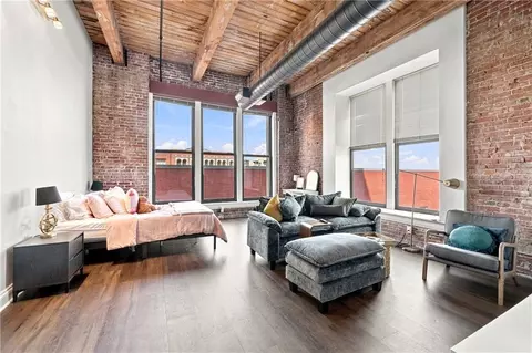 308 W 8th St #216, Kansas City, MO 64105