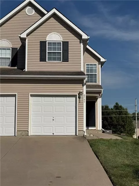 9747 N Lewis Ave, Kansas City, MO 64157