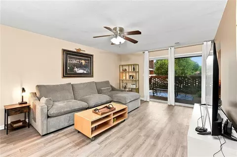 9622 Perry Ln #A, Overland Park, KS 66212