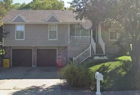 1206 SW Eastman Ct, Blue Springs, MO 64015