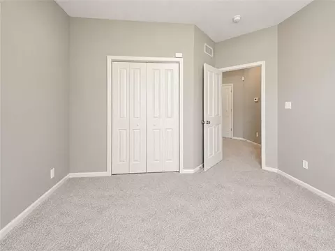 Bedroom - 1706 Bluebird Ct, Atchison, KS 66002 photo 5 of 8
