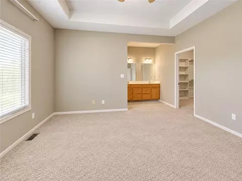 Bedroom - 1706 Bluebird Ct, Atchison, KS 66002 photo 3 of 8