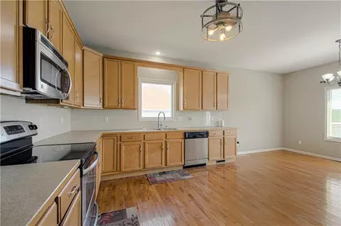 Kitchen - 1706 Bluebird Ct, Atchison, KS 66002 photo 2 of 2