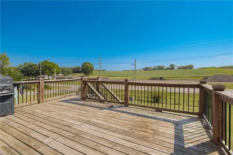 Exterior - 1706 Bluebird Ct, Atchison, KS 66002 photo 3 of 8