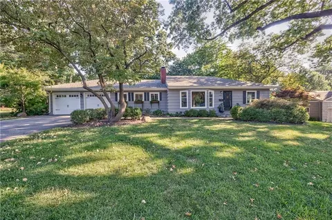 5401 W 65 Pl, Prairie Village, KS 66202