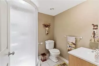 Bath - 12905 Quail Rdg, Lees Summit, MO 64086 photo 3 of 4