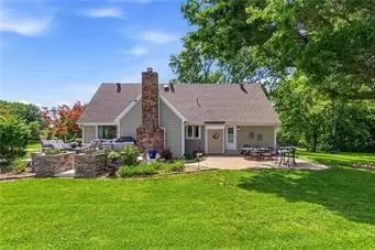 Exterior - 12905 Quail Rdg, Lees Summit, MO 64086 photo 7 of 8