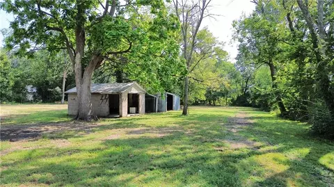 604 E Walnut St, Blue Mound, KS 66010 photo 4