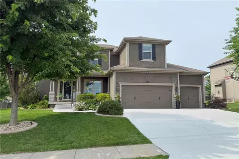 104 SW Shores Dr, Lees Summit, MO 64064