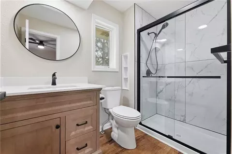 Bath - 1010 Wesley Ave, Raymore, MO 64083 photo 1 of 2