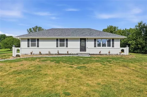 Exterior - 1010 Wesley Ave, Raymore, MO 64083 photo 4 of 4