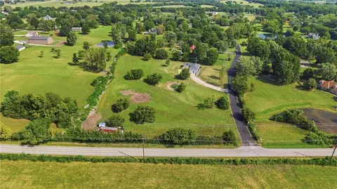 View/Area - 1010 Wesley Ave, Raymore, MO 64083 photo 4 of 5