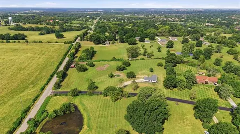 View/Area - 1010 Wesley Ave, Raymore, MO 64083 photo 2 of 5