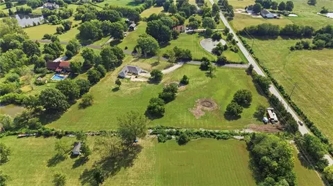 View/Area - 1010 Wesley Ave, Raymore, MO 64083 photo 1 of 5