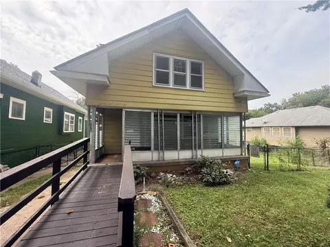 2832 Askew Ave, Kansas City, MO 64128