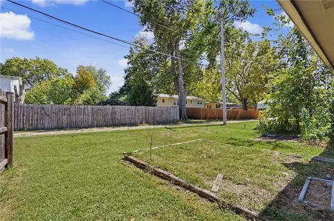 Exterior - 1014 Locust St, Eudora, KS 66025 photo 3 of 3