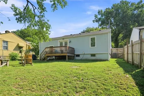 Exterior - 1712 S Brookside Ave, Independence, MO 64052 photo 7 of 7