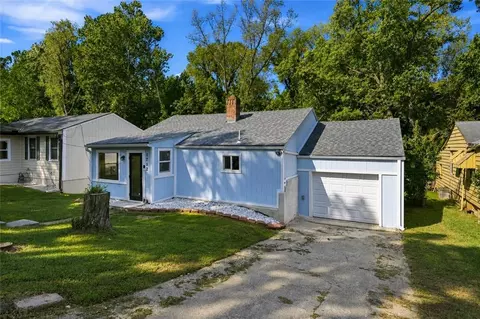 Exterior - 1712 S Brookside Ave, Independence, MO 64052 photo 2 of 7