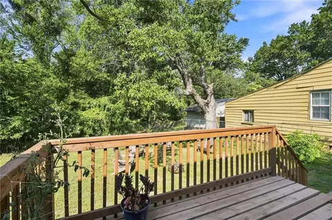 Exterior - 1712 S Brookside Ave, Independence, MO 64052 photo 4 of 7
