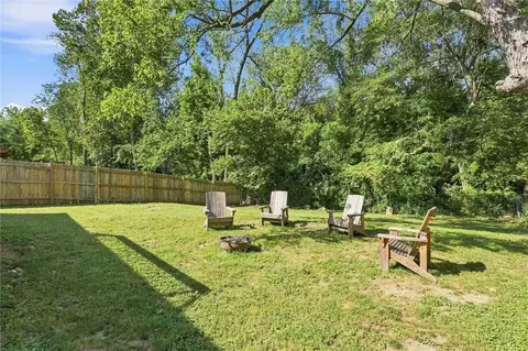 Exterior - 1712 S Brookside Ave, Independence, MO 64052 photo 6 of 7