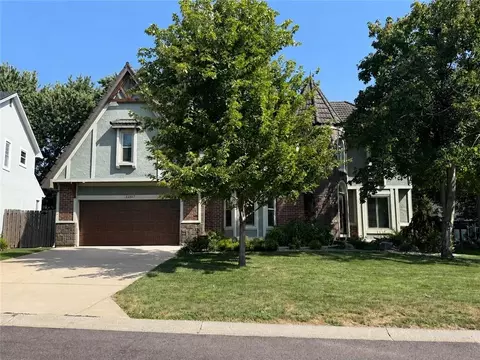 12317 Walmer St, Overland Park, KS 66209