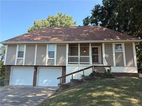 301 SE Alice St, Blue Springs, MO 64014