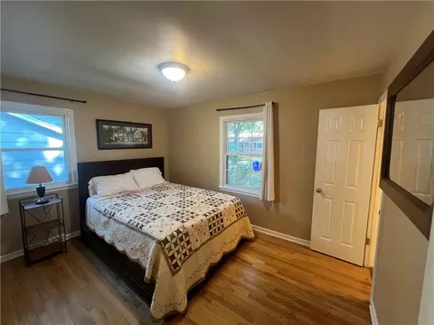 Bedroom - 702 NE Darwin St, Lees Summit, MO 64063 photo 3 of 4