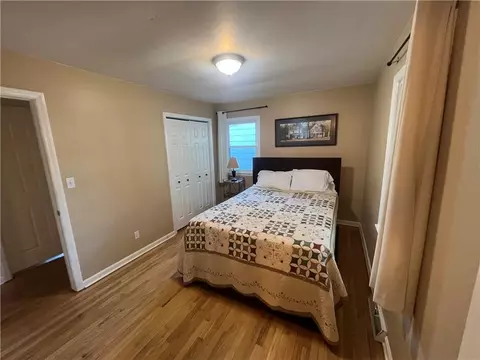 Bedroom - 702 NE Darwin St, Lees Summit, MO 64063 photo 4 of 4