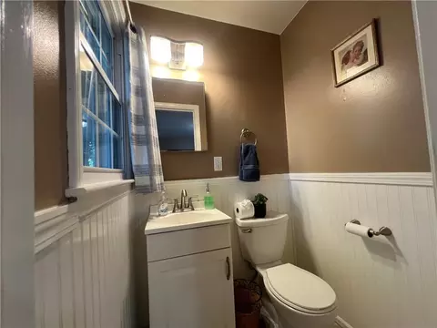 Bath - 702 NE Darwin St, Lees Summit, MO 64063 photo 5 of 5