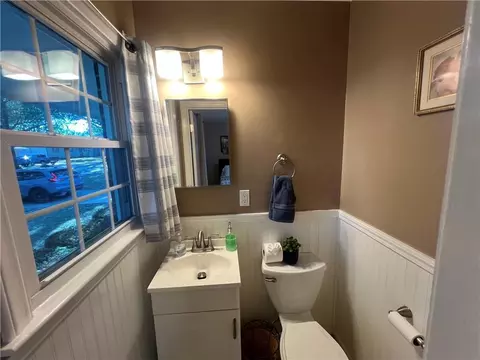 Bath - 702 NE Darwin St, Lees Summit, MO 64063 photo 4 of 5